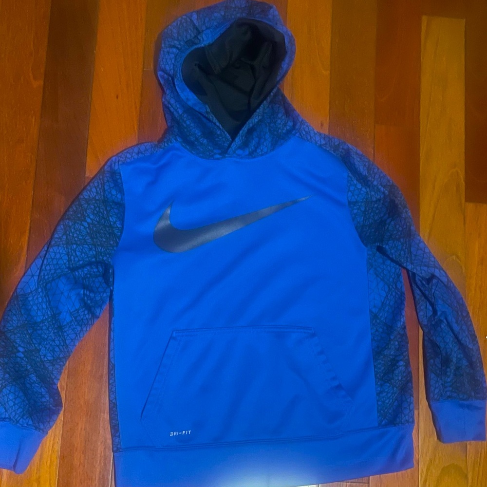 Nike Dri Fit Activewear Polyester hooded pullover Boys large